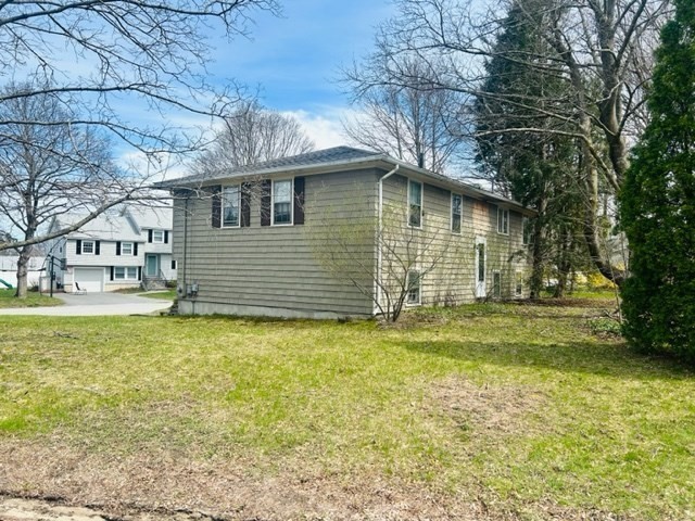 39 Thorndike Road Lowell, MA 01852 - Photo 2 of 10 Gallery Image 2