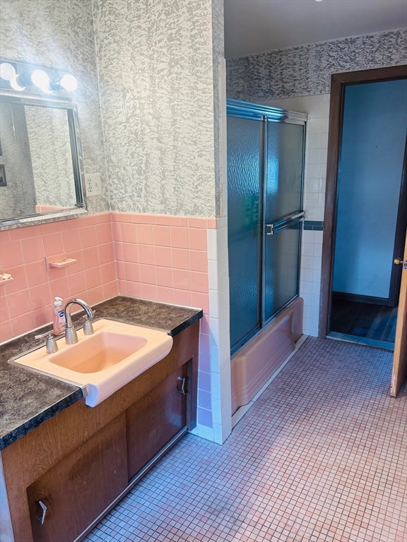 39 Thorndike Road Lowell, MA 01852 - Photo 8 of 10 Gallery Image 8