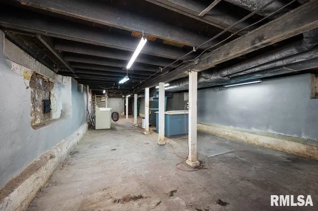 a view of empty room