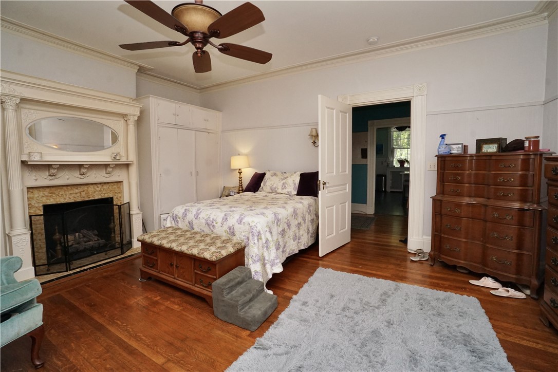 342 Boulevard Middletown, RI 02842 - Photo 13 of 22
