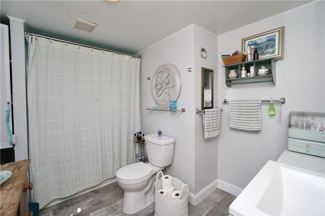 342 Boulevard Middletown, RI 02842 - Photo 17 of 22