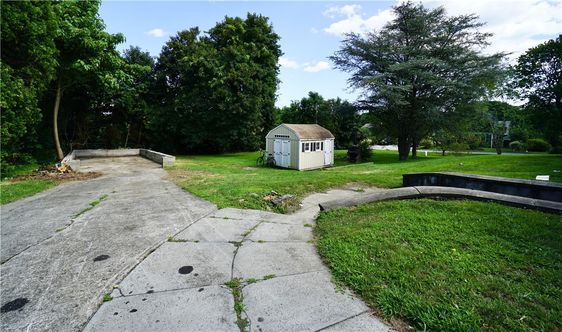 342 Boulevard Middletown, RI 02842 - Photo 19 of 22