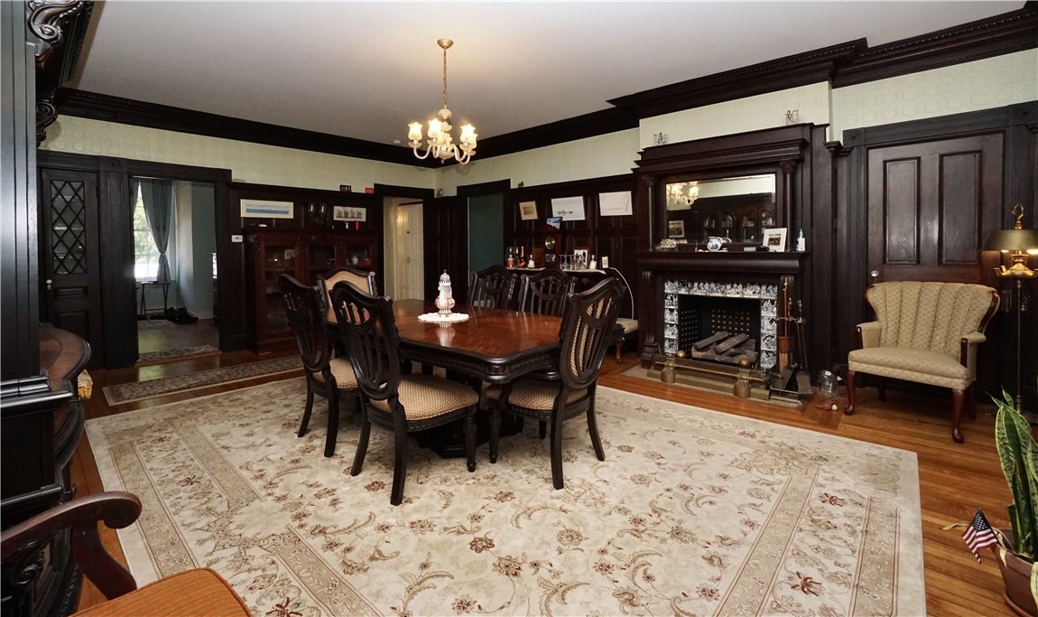 342 Boulevard Middletown, RI 02842 - Photo 5 of 22
