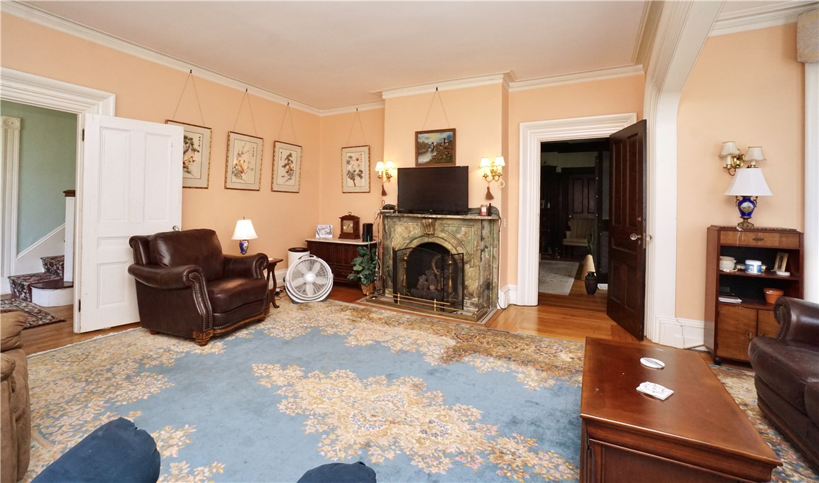 342 Boulevard Middletown, RI 02842 - Photo 7 of 22