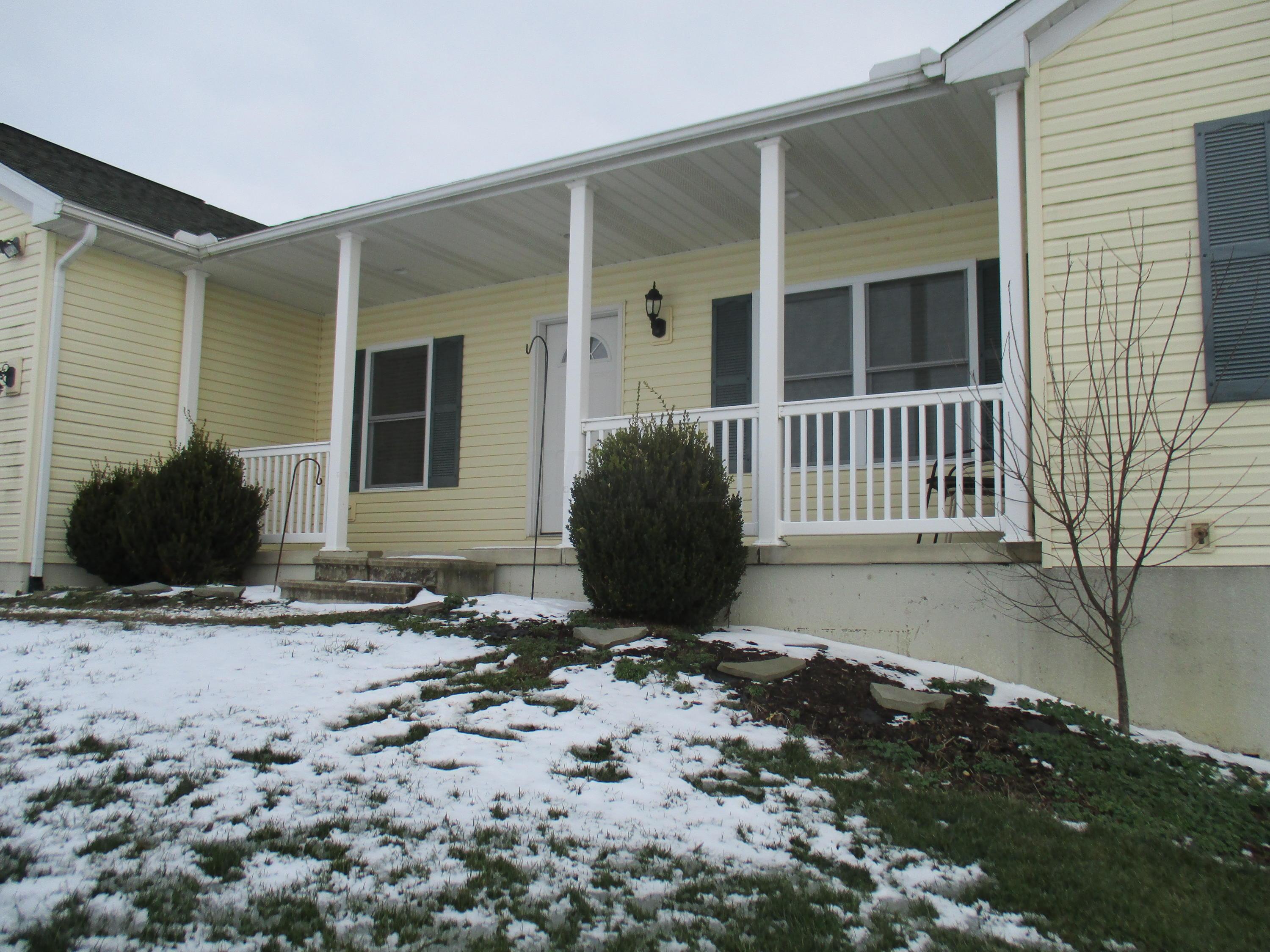 2556 Debolt Road Utica, OH 43080 - Photo 3 of 32 Gallery Image 3