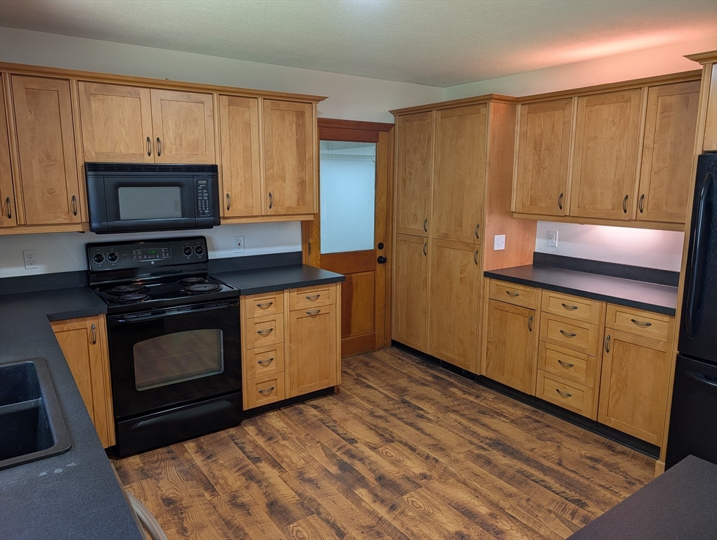 124 Plain Road Deerfield, MA 01373 - Photo 5 of 26