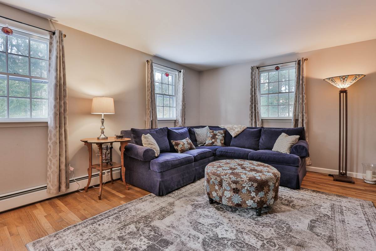 37 New Boston Road Amherst, NH 03031 - Photo 6 of 40
