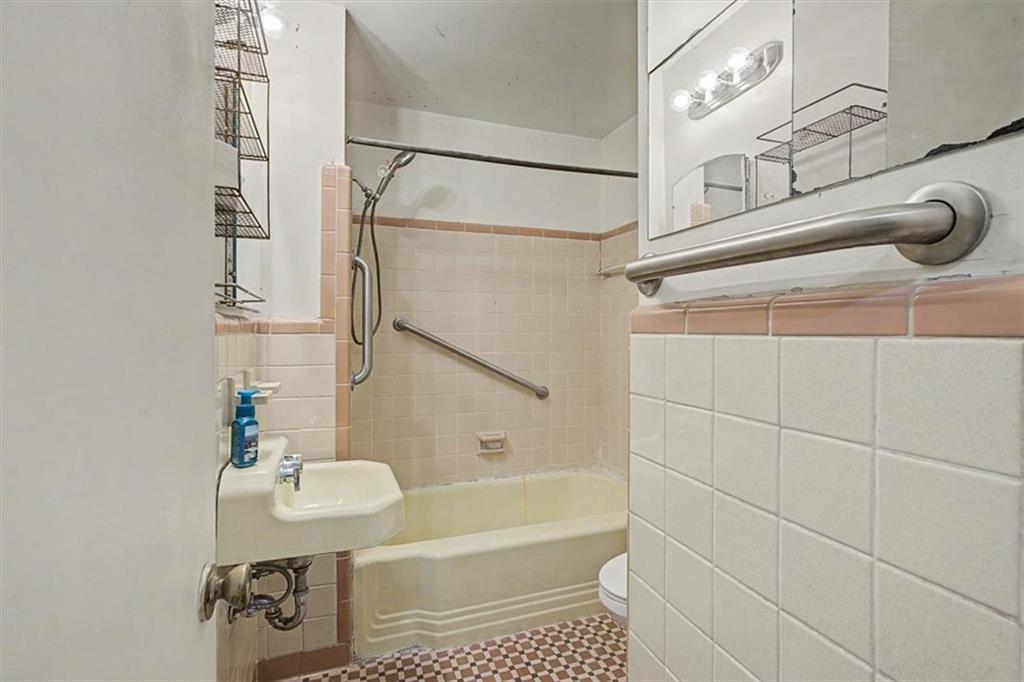 4455 Hillpine Road Forest Park, GA 30297 - Photo 20 of 43