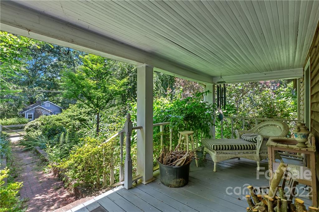 528 Padgettown Road Black Mountain, NC 28711 - Photo 7 of 37 a balcony with chairs and a table
