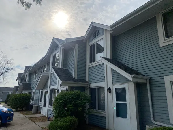 $1,200 | N89-w15750 West Main Street, Unit 5, Menomonee Falls, WI 53051