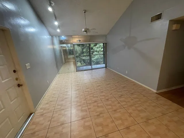 $219,148 | 3083 North Oakland Forest Drive, Unit 308, Oakland Park, FL 33309