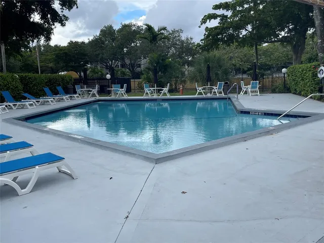 $219,148 | 3083 North Oakland Forest Drive, Unit 308, Oakland Park, FL 33309