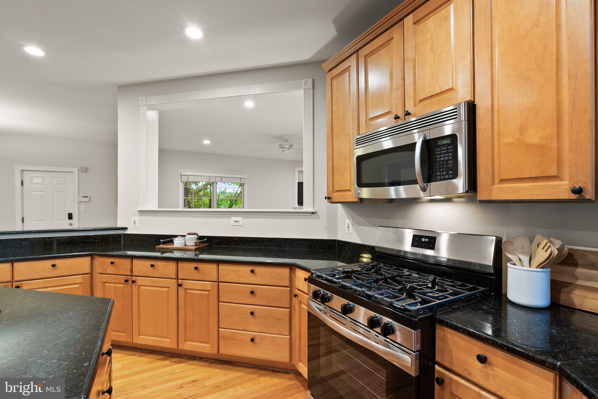 6006 Chesterbrook Road McLean, VA 22101 - Photo 11 of 63 Kitchen