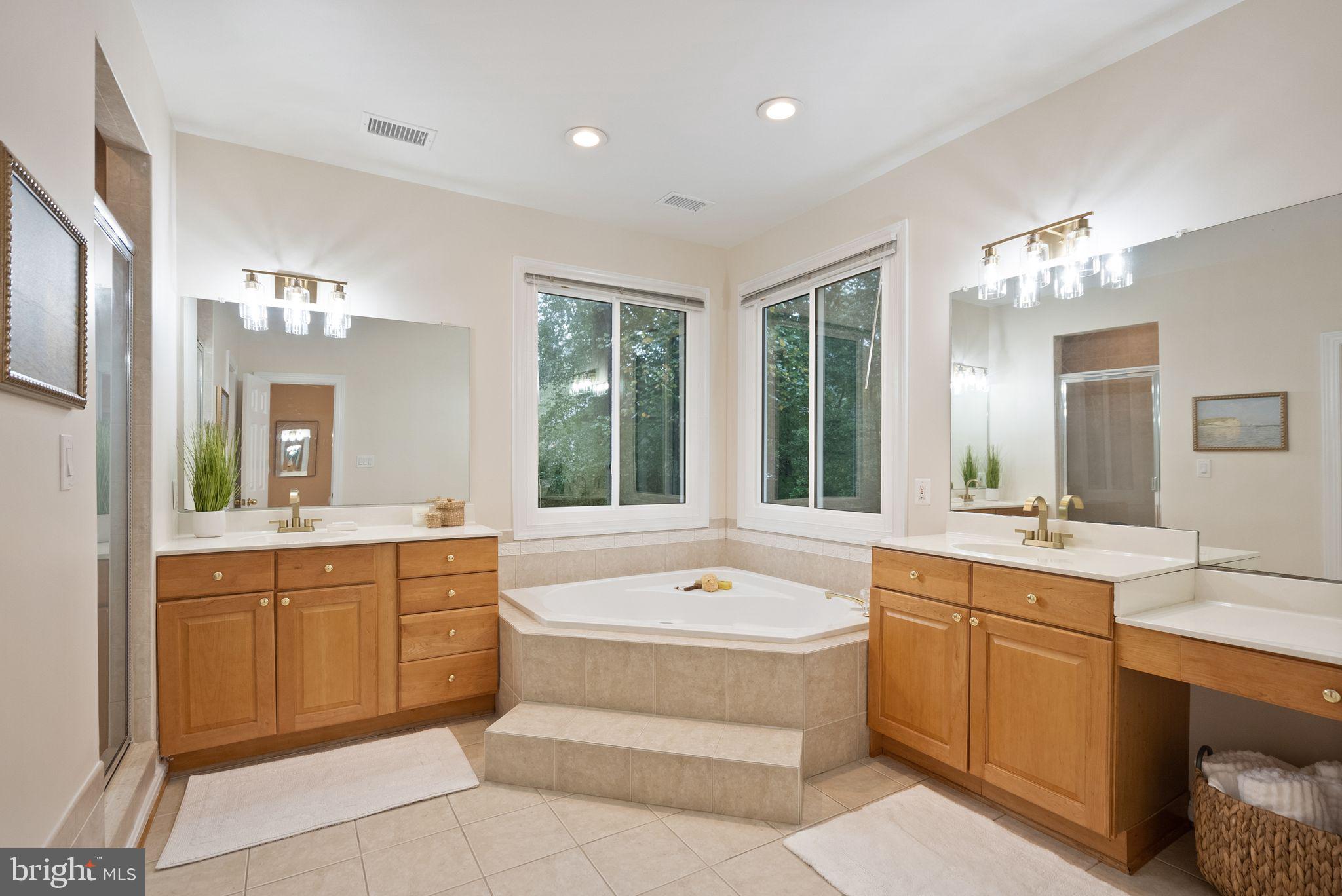 6006 Chesterbrook Road McLean, VA 22101 - Photo 31 of 63 Primary Bathroom