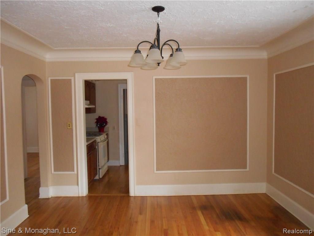 2032 Hawthorne Road Grosse Pointe, MI 48236 - Photo 6 of 26 DSCN0007.JPG
