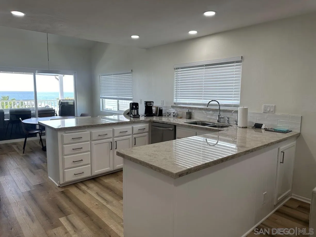 522 4th Street, Unit A Encinitas, CA 92024 - Photo 7 of 20