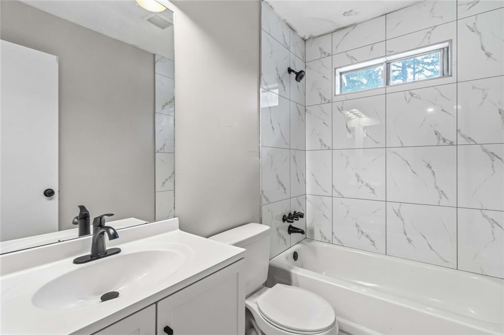 220 Gemstone Place Atlanta, GA 30349 - Photo 13 of 23