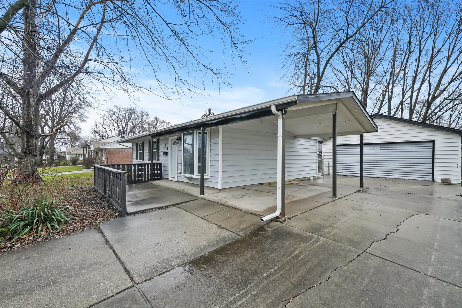 749 Rogers Road Romeoville, IL 60446 - Photo 4 of 43 Gallery Image 4