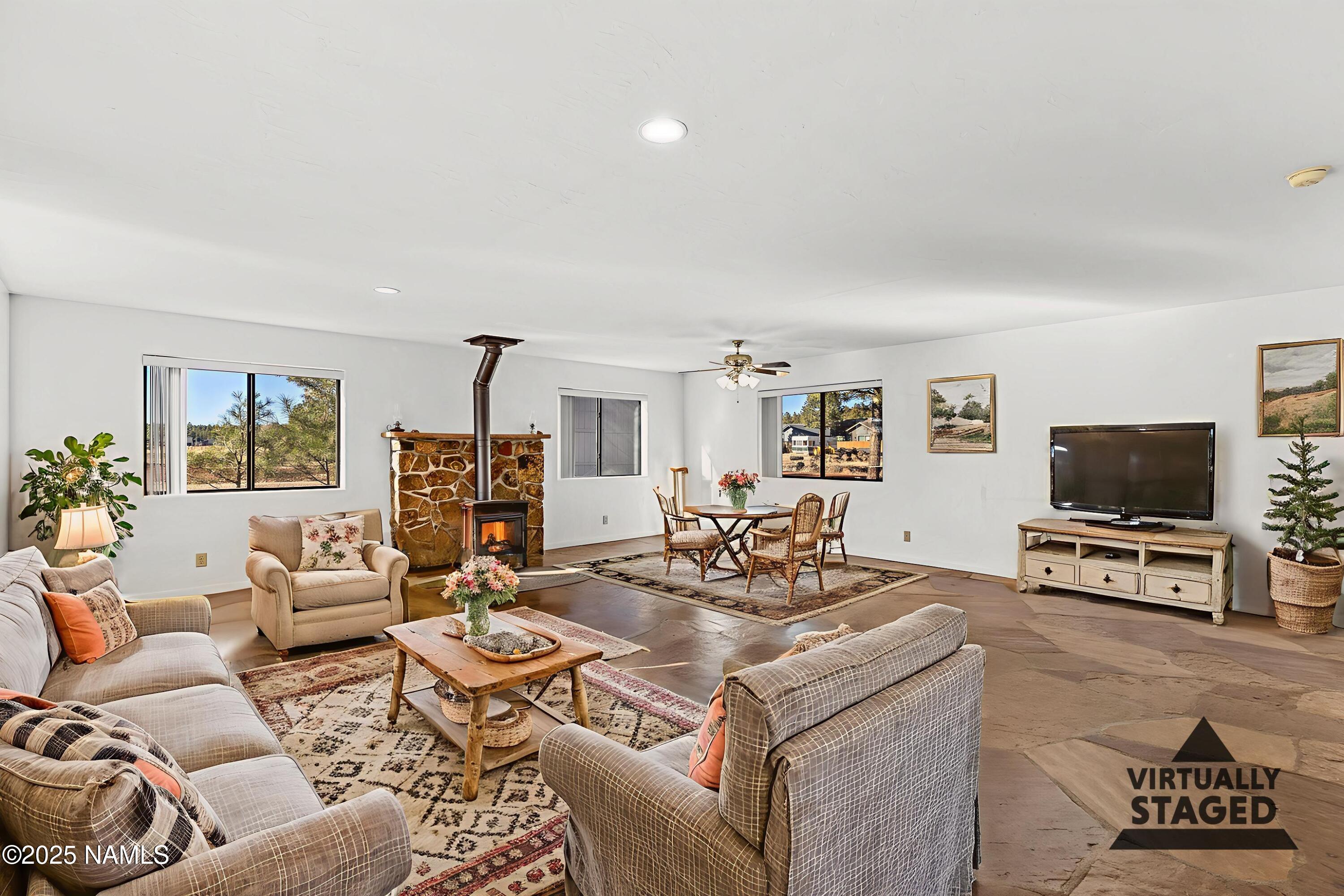 1843 Country Club Road Williams, AZ 86046 - Photo 11 of 36 Living Room - Virtually Staged