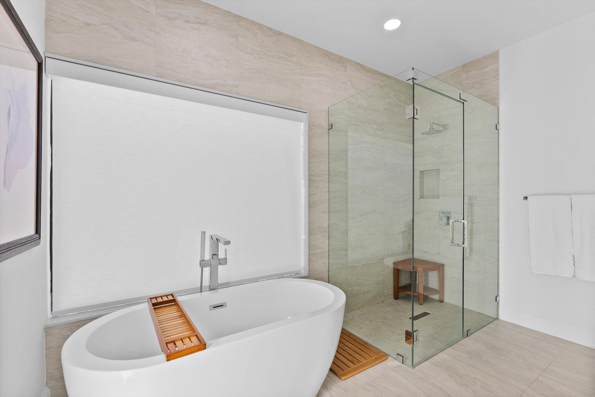 2498 Northwest 39th Street Boca Raton, FL 33431 - Photo 22 of 40 Primary Bathtub and Shower