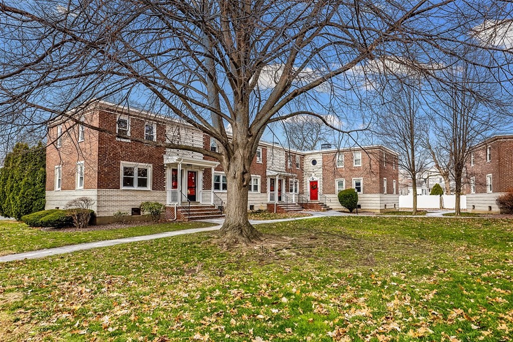 63 Newman Road, Unit 63 Malden, MA 02148 - Photo 2 of 22