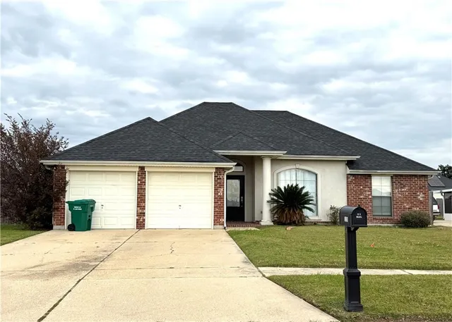$2,100 | 129 Gail Drive, Laplace, LA 70068