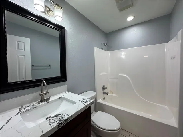 $2,100 | 129 Gail Drive, Laplace, LA 70068