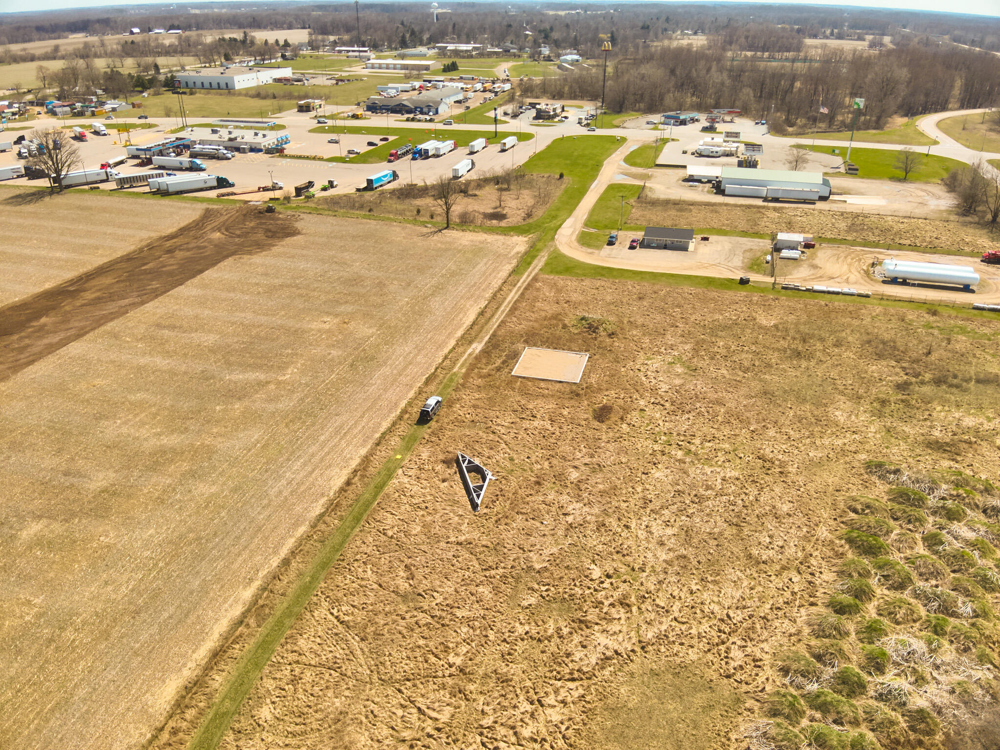 60 Michigan Tekonsha, MI 49092 - Photo 18 of 22 DJI_20250412024848_0019_V