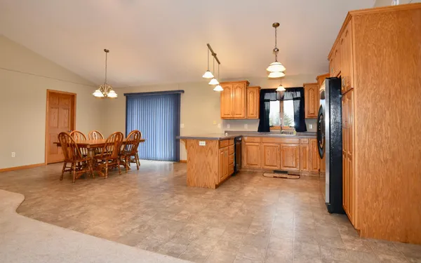 $575,000 | 12221 85th Avenue, Milaca, MN 56353