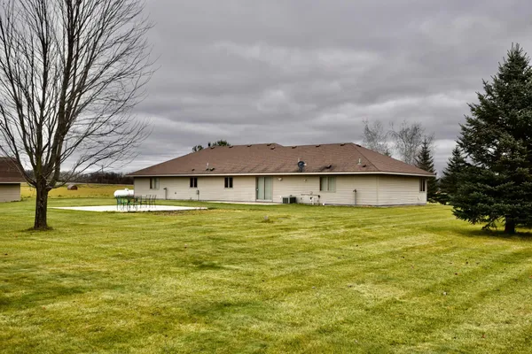 $575,000 | 12221 85th Avenue, Milaca, MN 56353