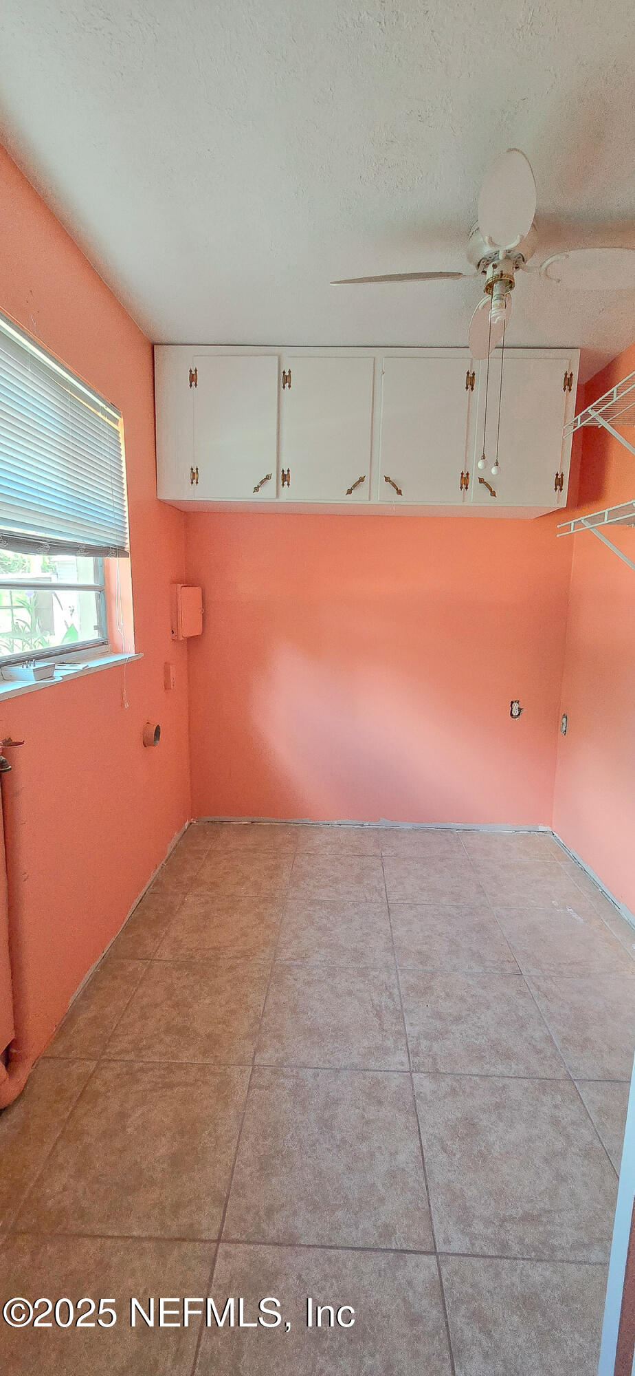 5 55th Street Yankeetown, FL 34498 - Photo 15 of 24 a view of a room