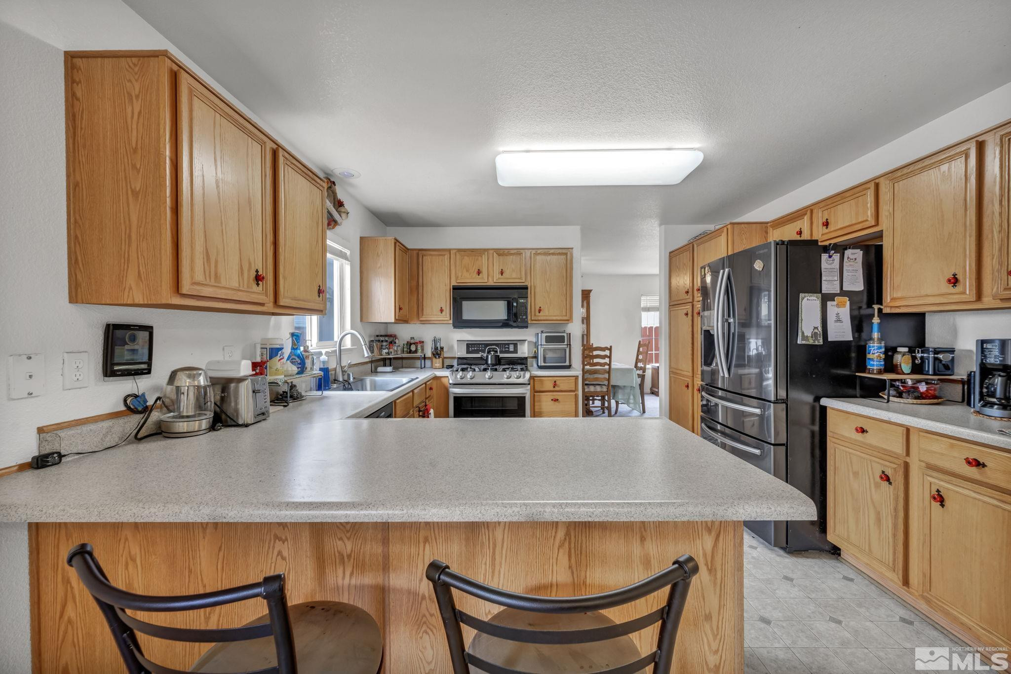 17795 Oakview Court Reno, NV 89508 - Photo 5 of 34