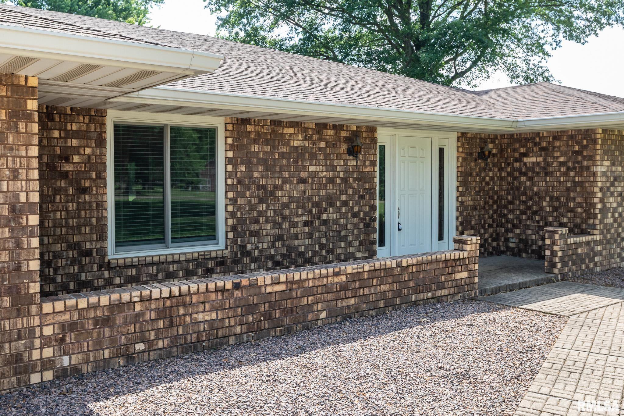2816 Sheridan Road Pekin, IL 61554 - Photo 8 of 32