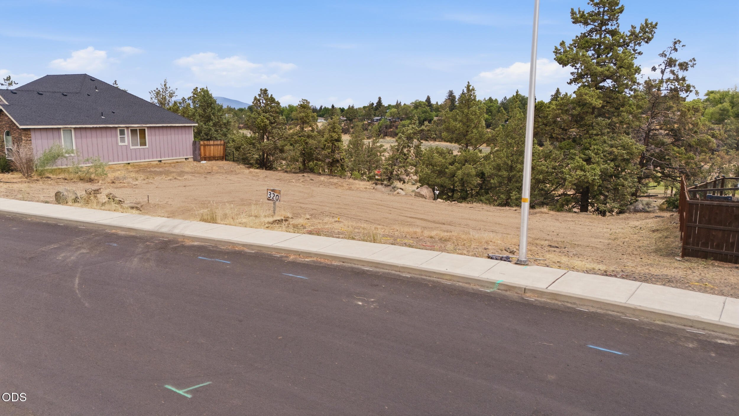 320 Northwest 16th Place Redmond, OR 97756 - Photo 6 of 14