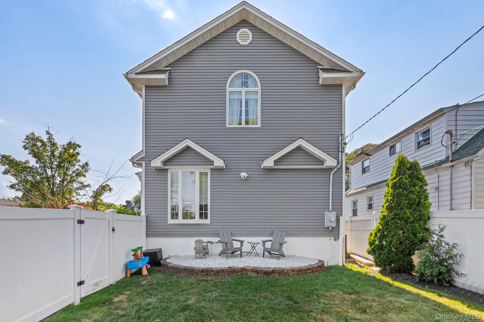 80 Central Boulevard Merrick, NY 11566 - Photo 29 of 31