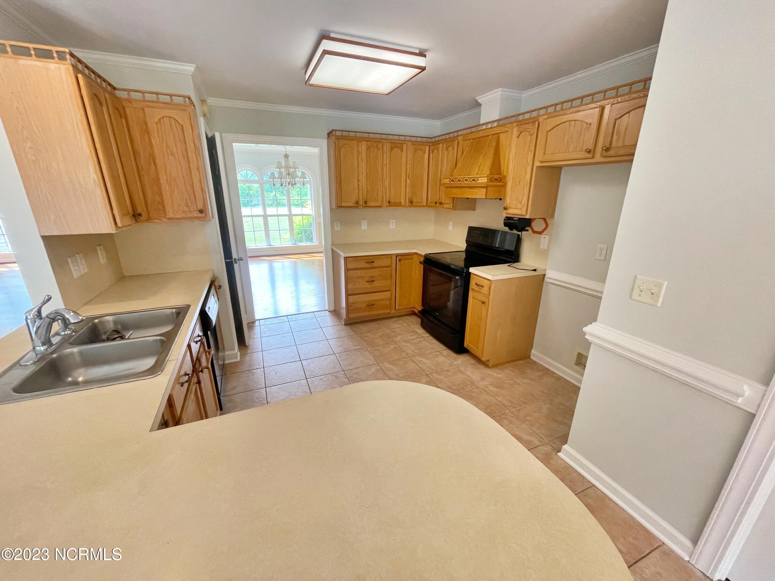 2047 Neuse Road Kinston, NC 28501 - Photo 7 of 49 GREAT KITCHEN