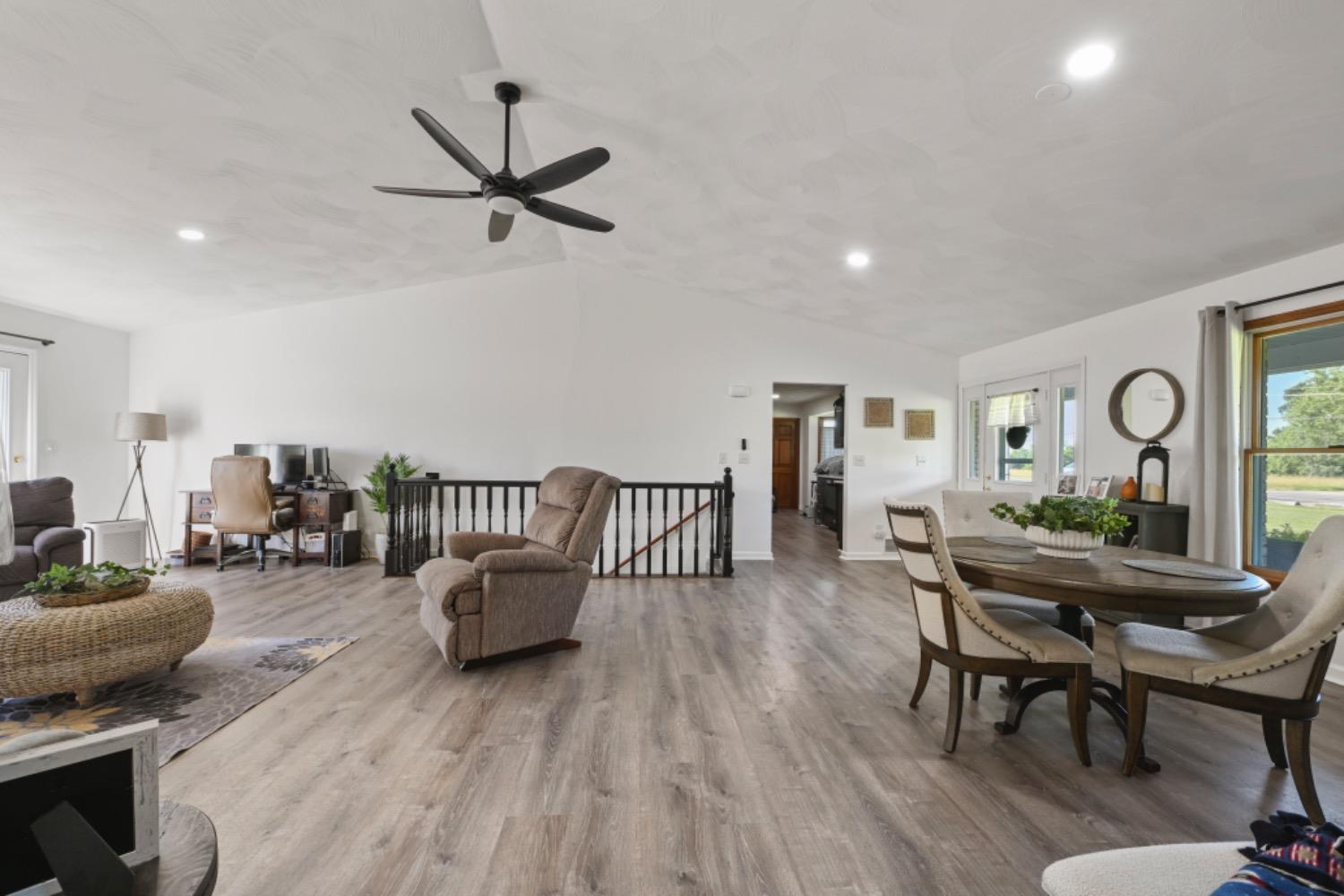 17594 Possum Ridge Road Aurora, IN 47001 - Photo 2 of 32