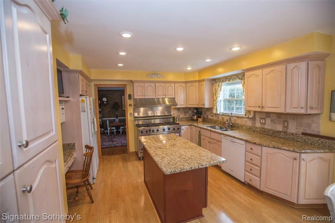 622 Canterbury Road Grosse Pointe, MI 48236 - Photo 6 of 54 Mike_Popso_Sotheby's_Grosse_Pointe-13.jpg