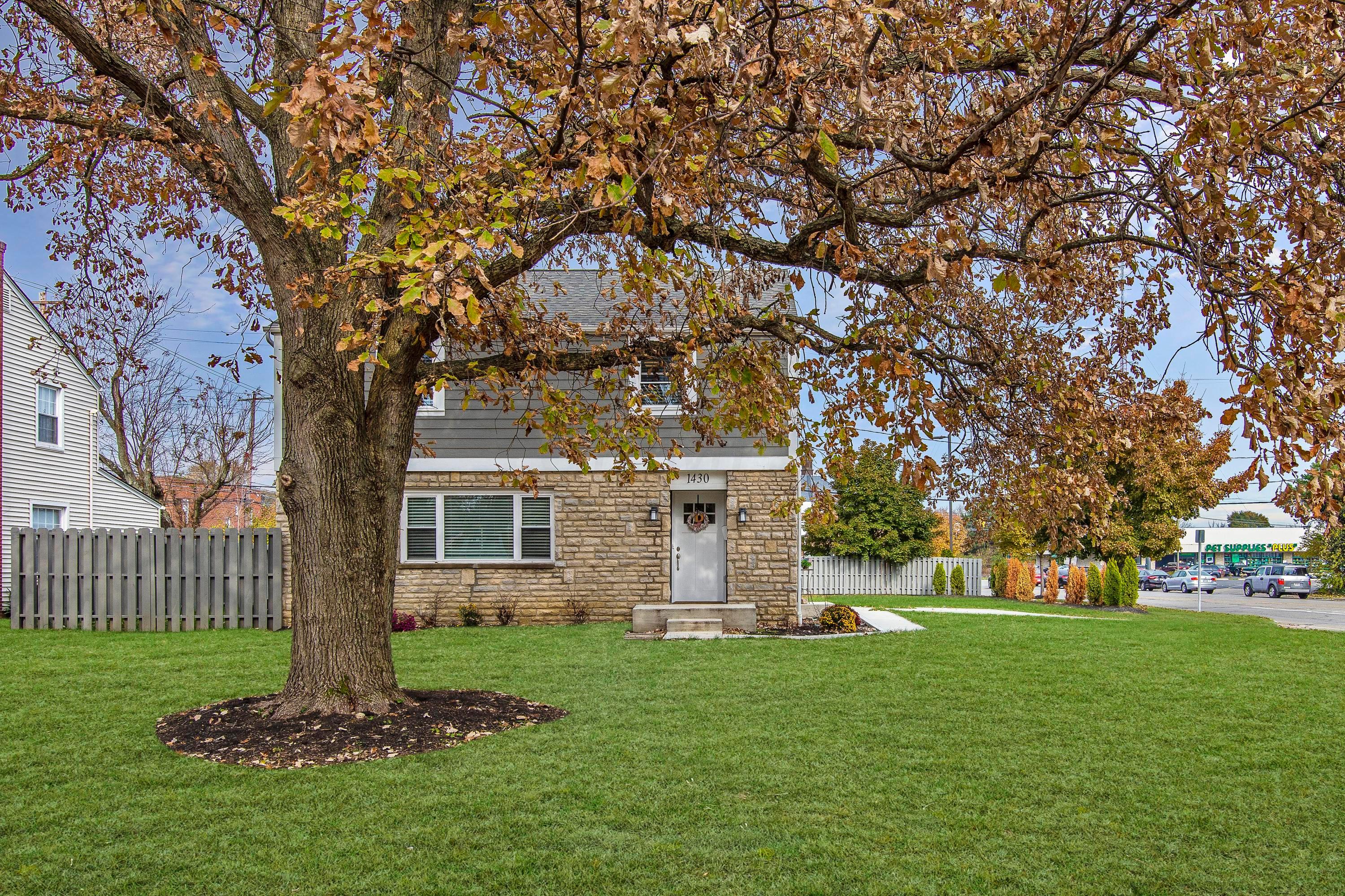 1430 Ashdowne Road Columbus, OH 43221 - Photo 33 of 37