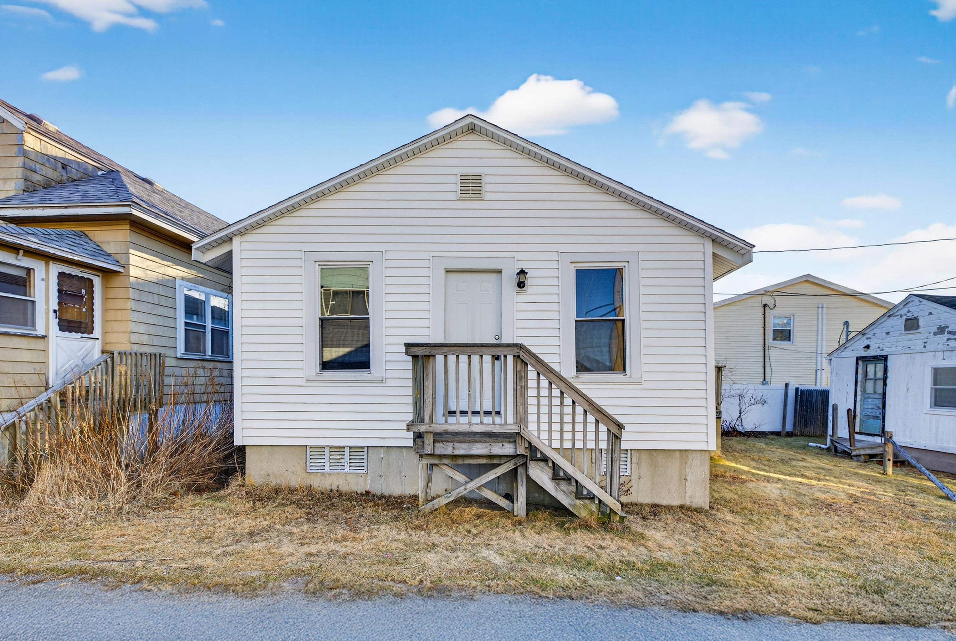 27 Kentville Terrace Hampton, NH 03842 - Photo 1 of 35