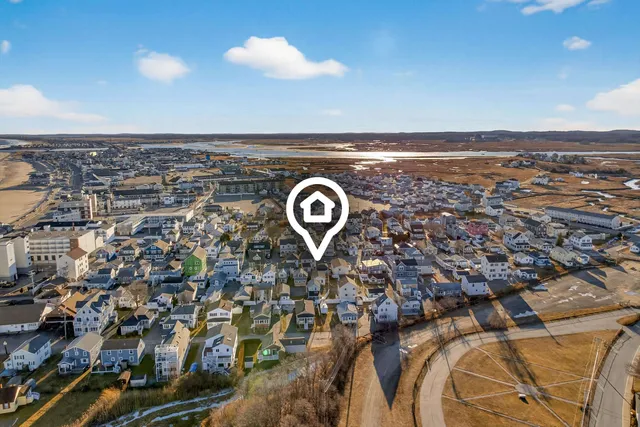 $399,900 | 27 Kentville Terrace, Hampton, NH 03842