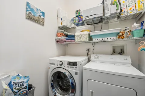 $309,999 | 3125 Town Square Drive, Unit 405, Rolling Meadows, IL 60008