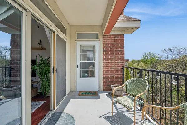 $309,999 | 3125 Town Square Drive, Unit 405, Rolling Meadows, IL 60008