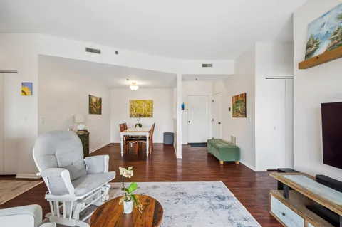 $309,999 | 3125 Town Square Drive, Unit 405, Rolling Meadows, IL 60008