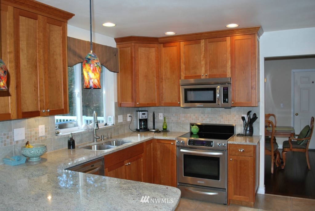 8903 Giles Road Blaine, WA 98230 - Photo 4 of 14