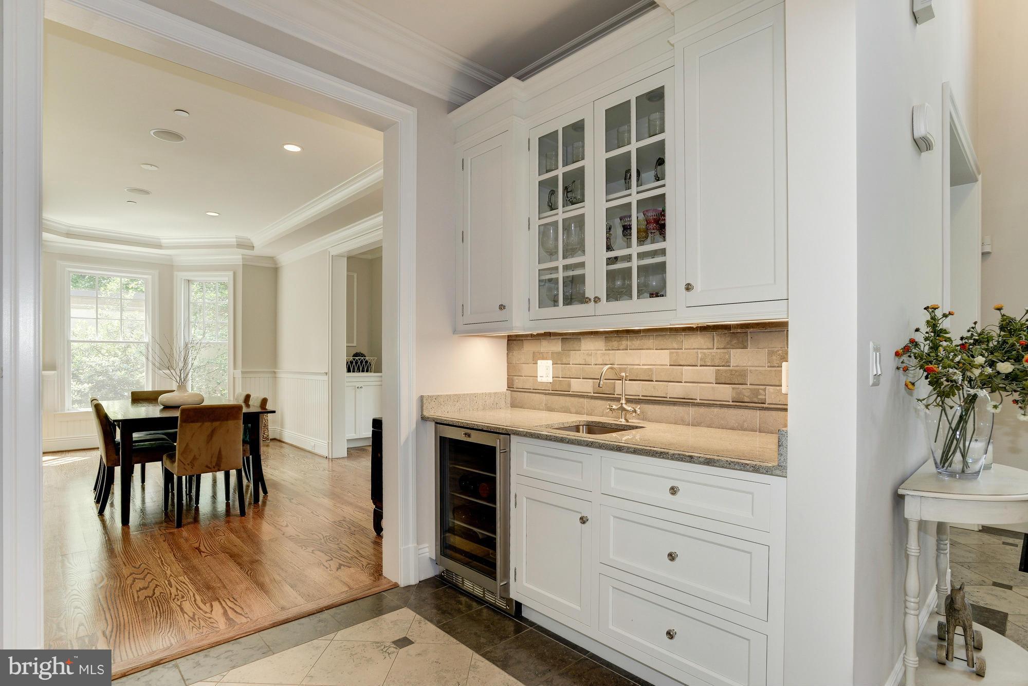 6220 Winnebago Road Bethesda, MD 20816 - Photo 12 of 29 Interior (General)