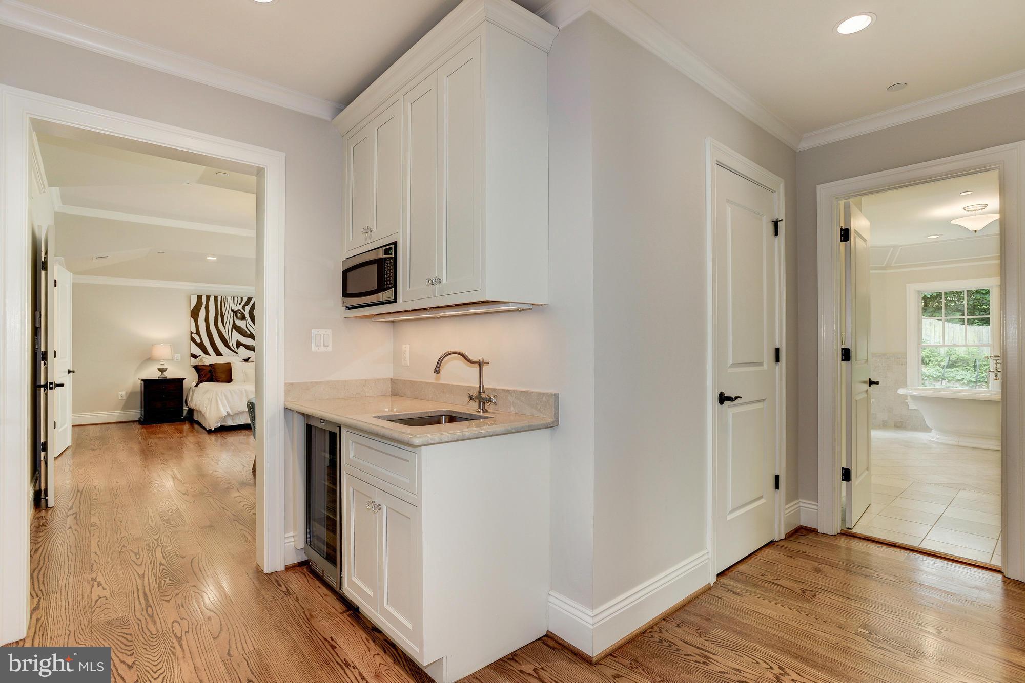 6220 Winnebago Road Bethesda, MD 20816 - Photo 15 of 29 Bedroom (Master)
