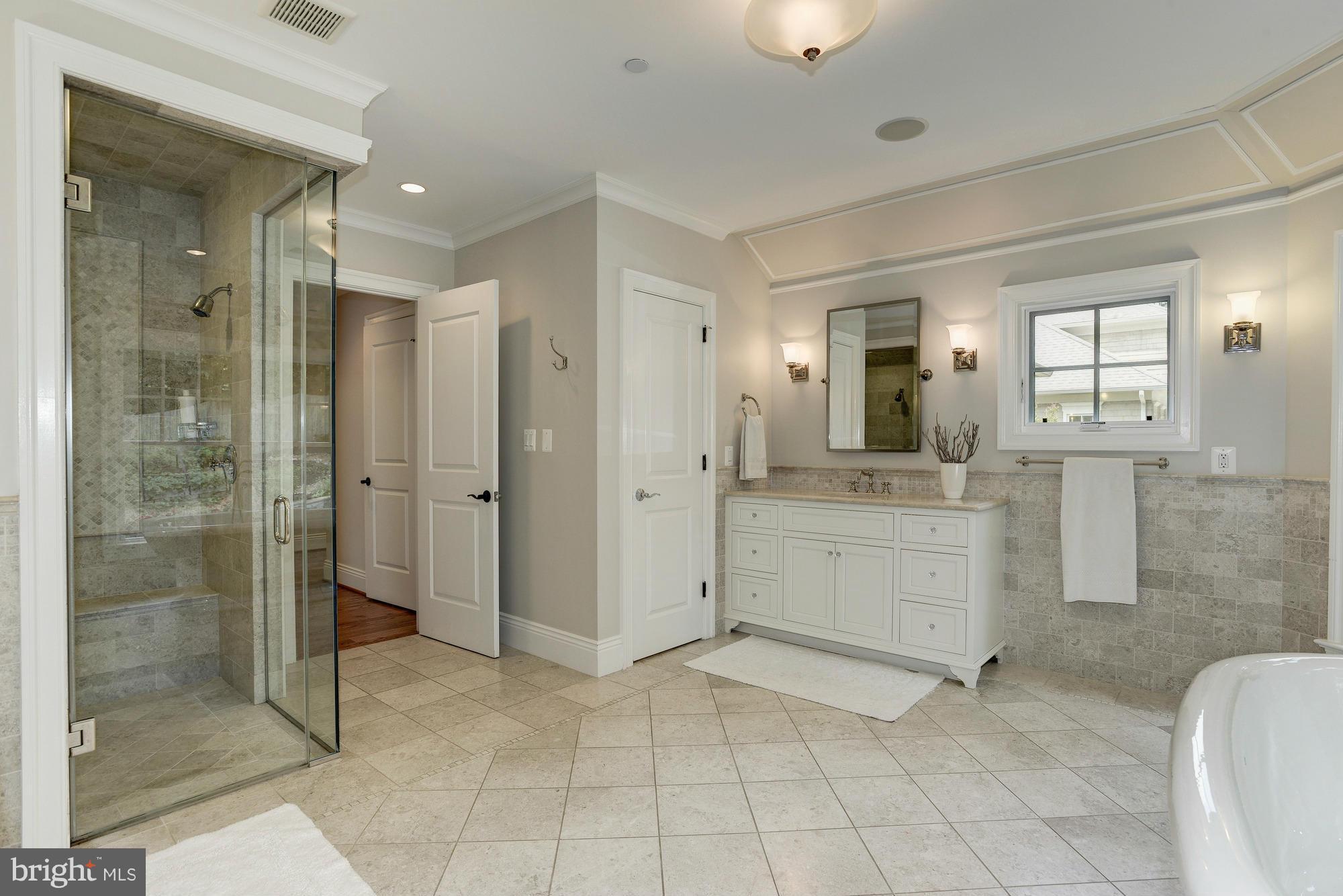 6220 Winnebago Road Bethesda, MD 20816 - Photo 16 of 29 Bath (Master)