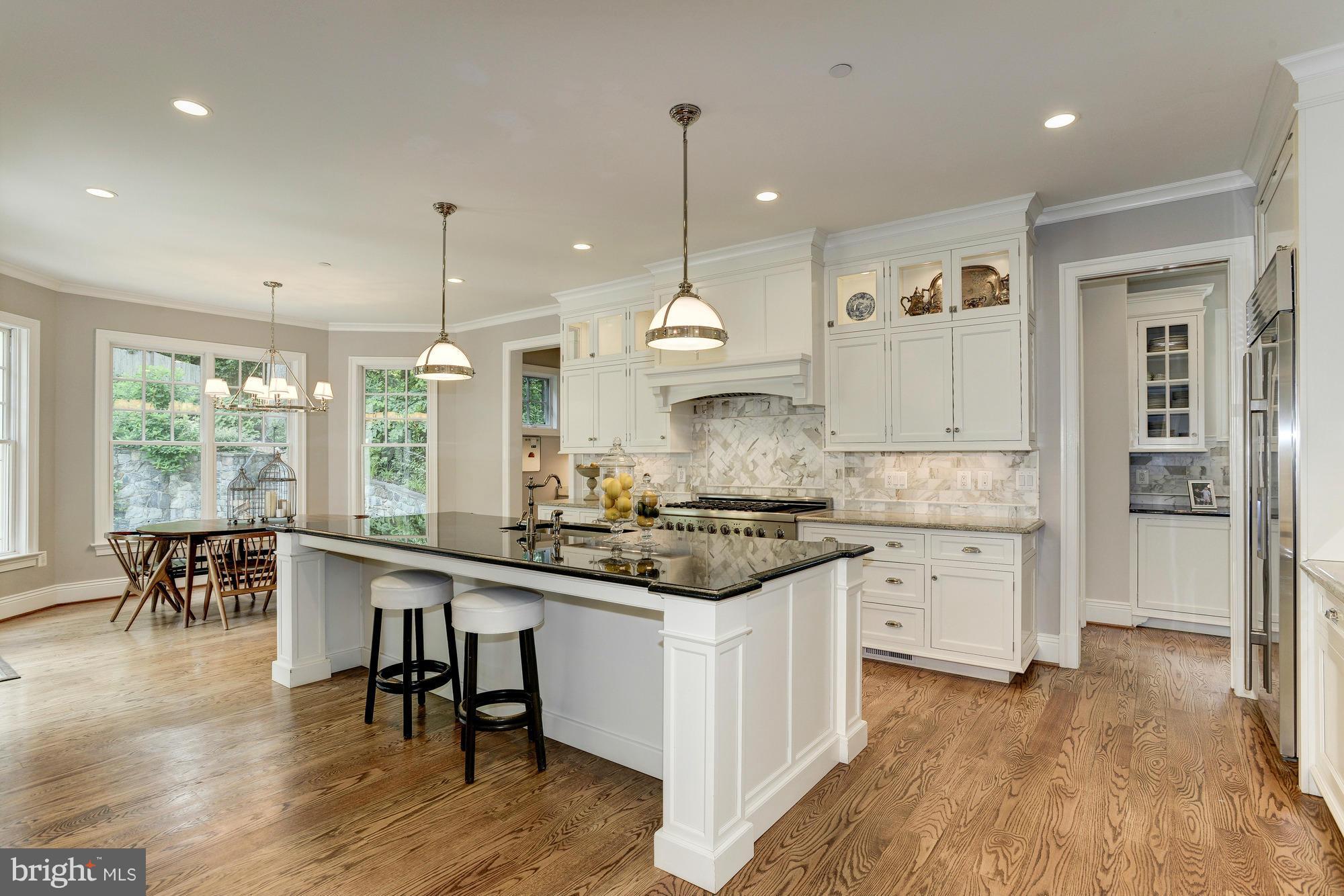 6220 Winnebago Road Bethesda, MD 20816 - Photo 4 of 29 Kitchen