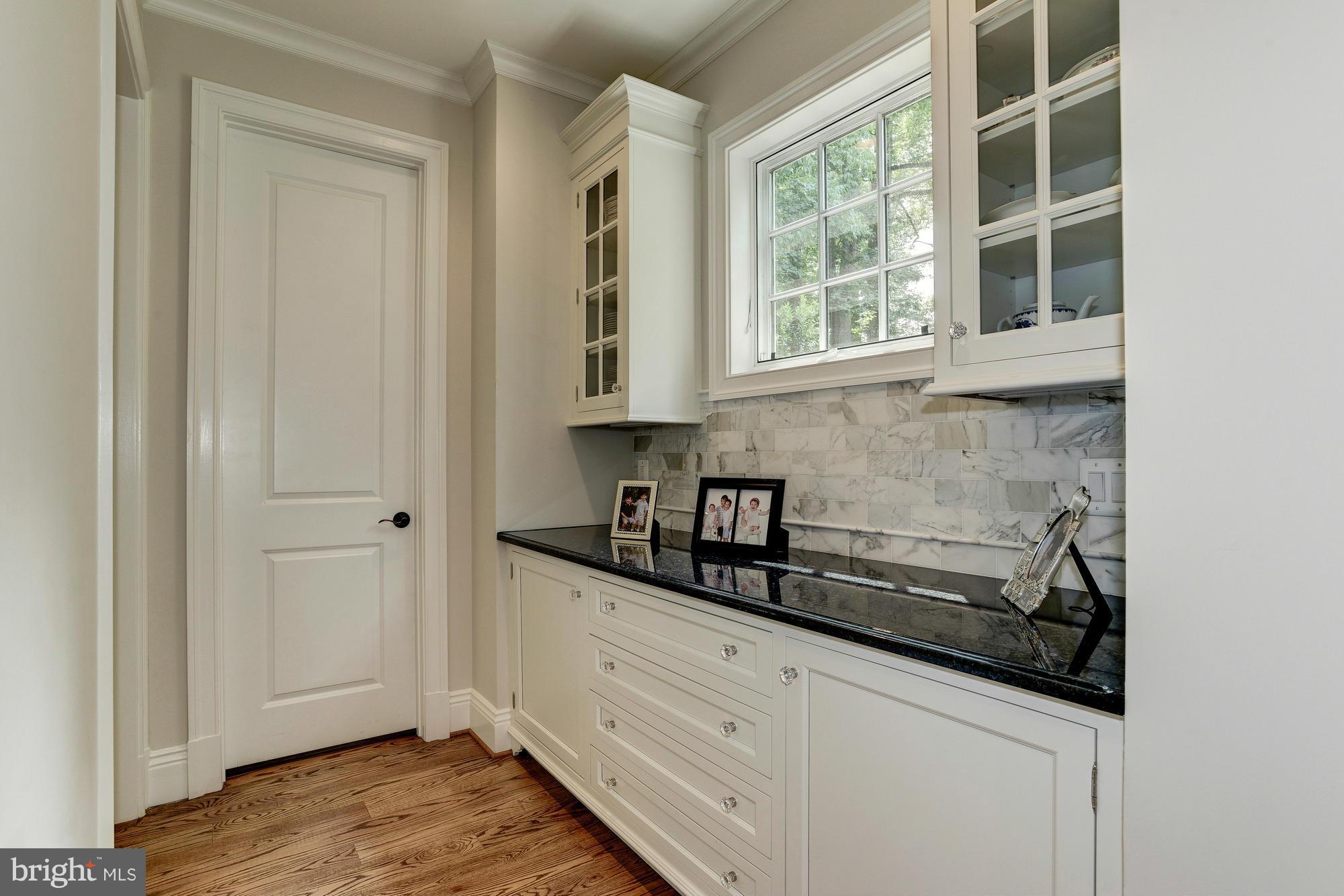 6220 Winnebago Road Bethesda, MD 20816 - Photo 5 of 29 Interior (General)